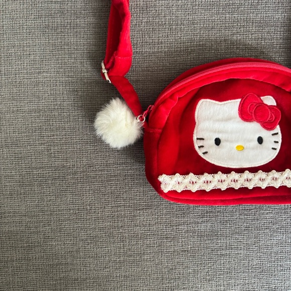 Red Hello Kitty Mini Shoulder Bag - Picture 2 of 4